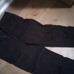 black ripped skinny jeans